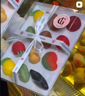 Coffret Louisa de six pâtisseries en trompe-l’œil aux formes de fruits